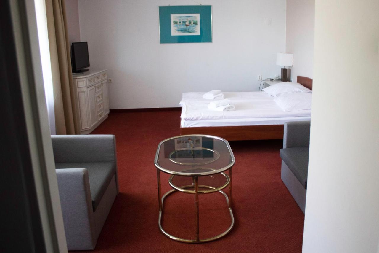 Elita Hotel & Restauracja Iwonicz-Zdrój 外观 照片