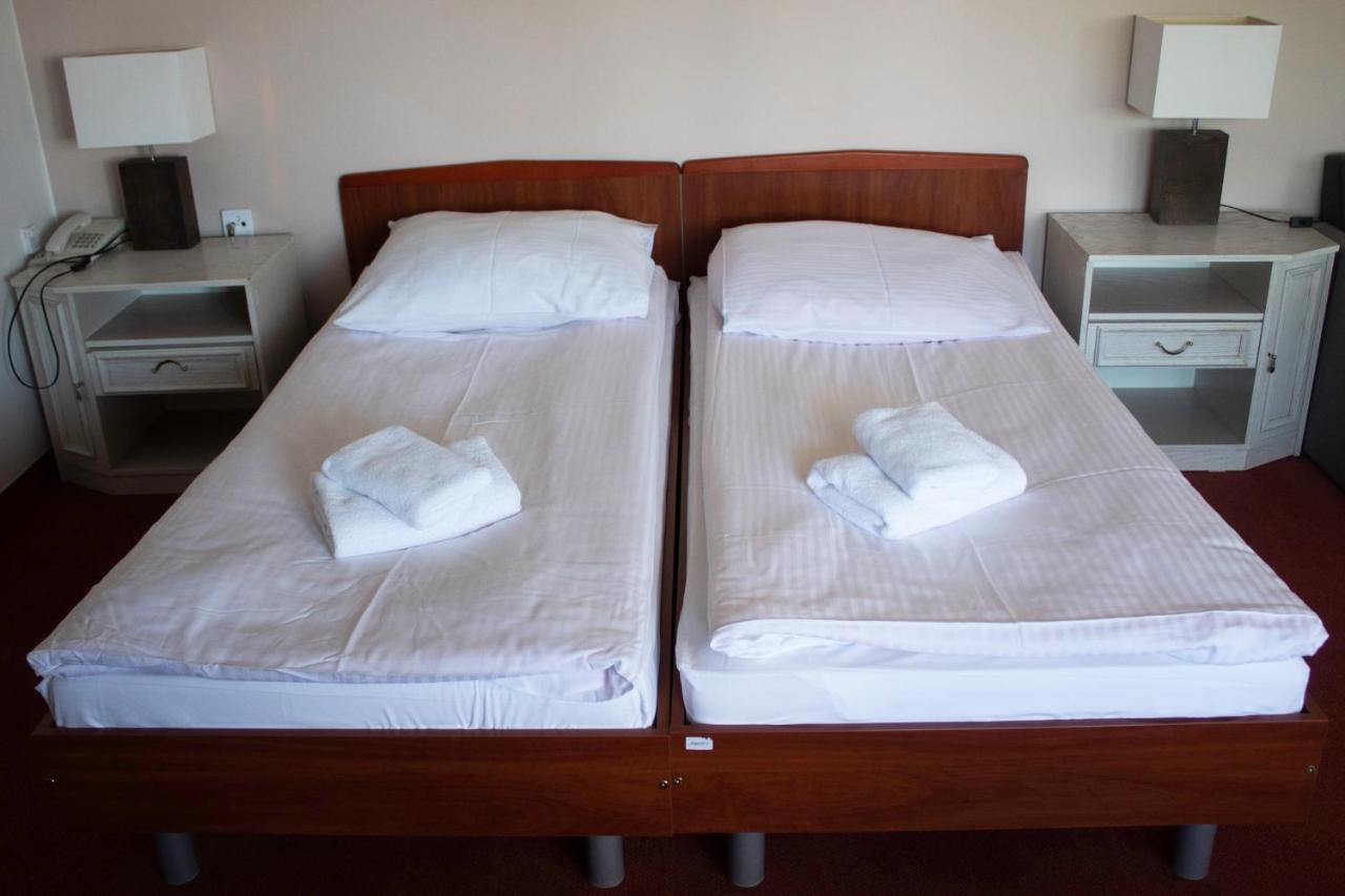 Elita Hotel & Restauracja Iwonicz-Zdrój 外观 照片