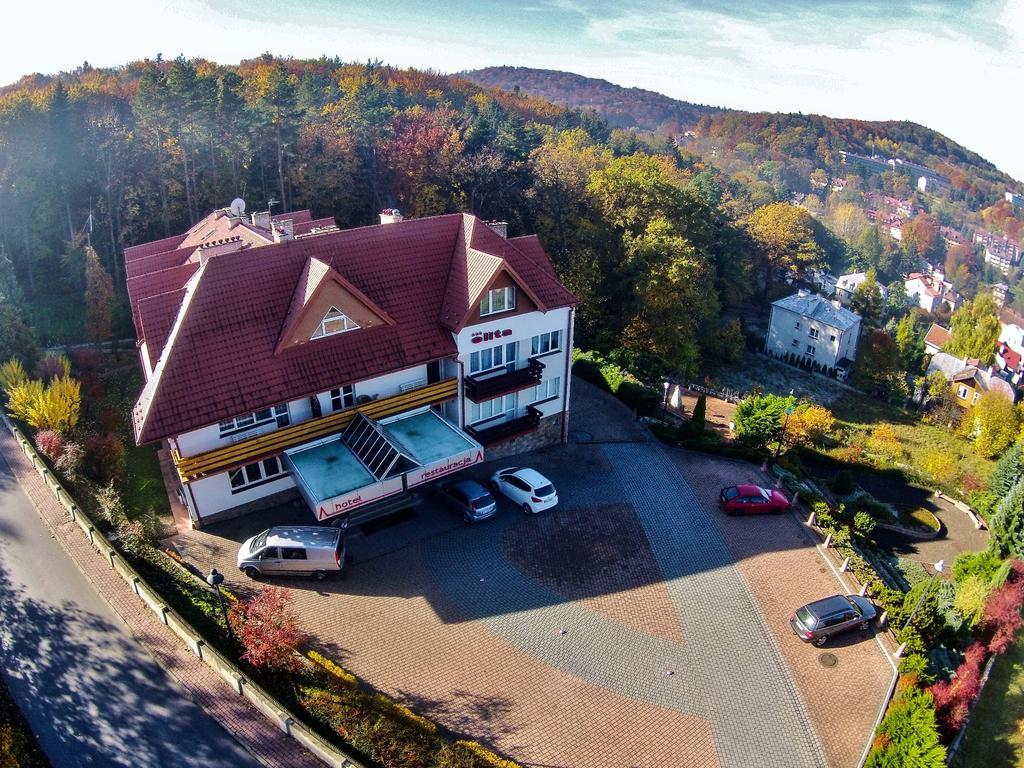Elita Hotel & Restauracja Iwonicz-Zdrój 外观 照片