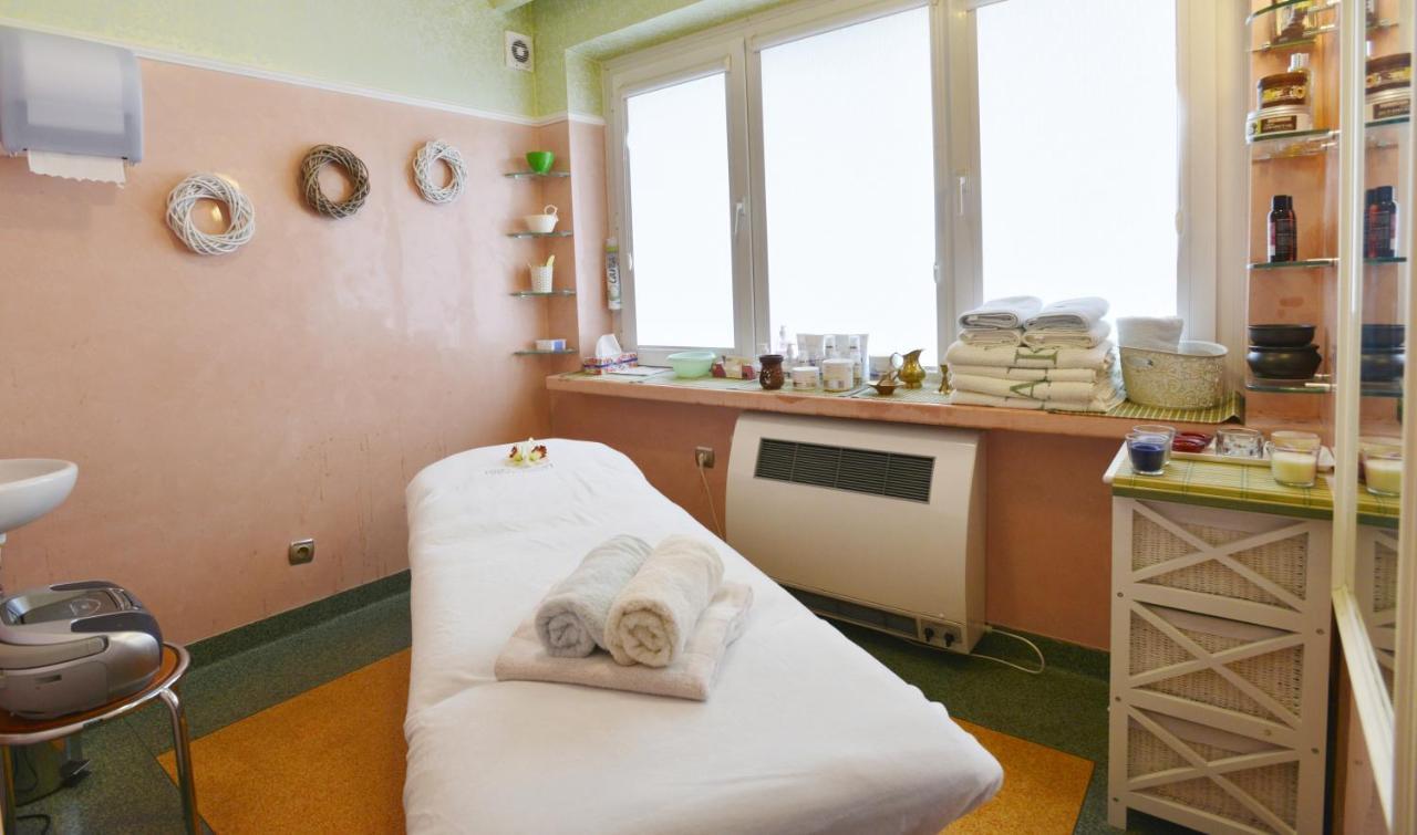 Elita Hotel & Restauracja Iwonicz-Zdrój 外观 照片